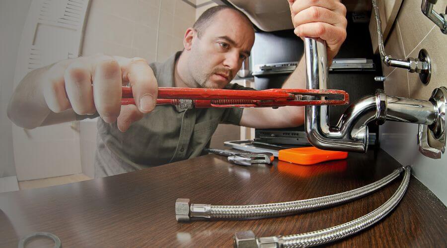 Expert burst pipe repair services in Lowndesville, SC